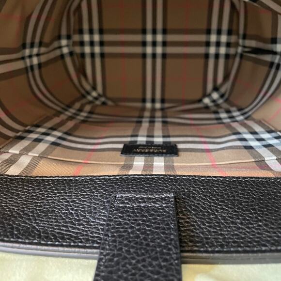 Burberry bucket bag new with tag - Picture 7 of 10